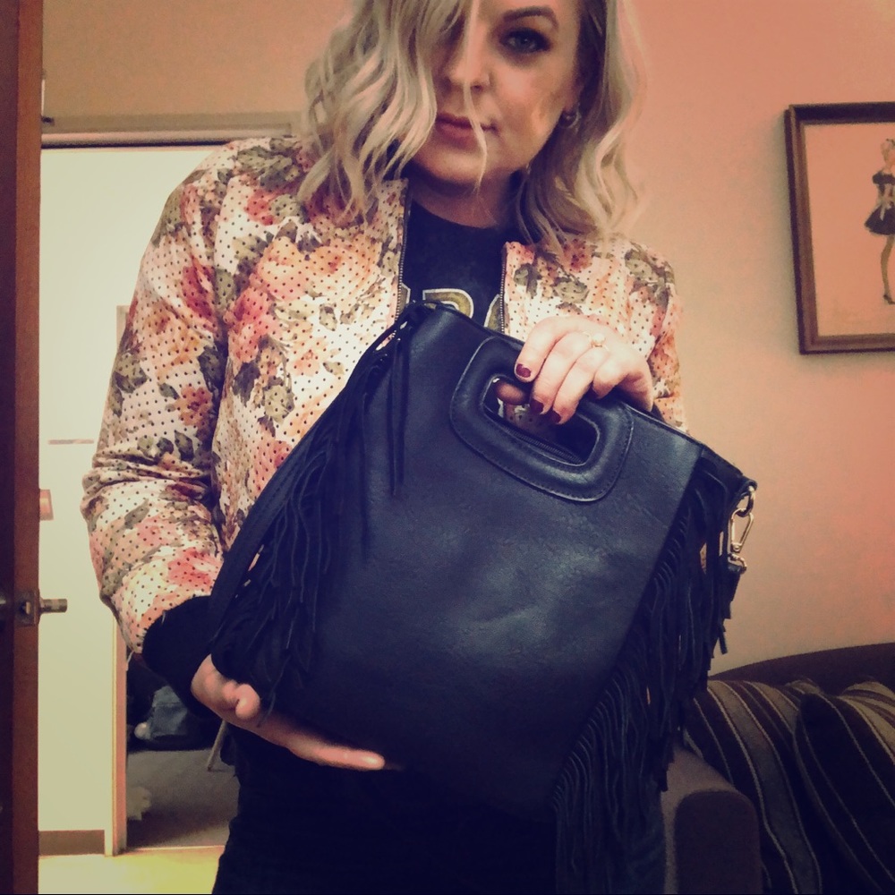 ❤️ Black Fringe Handbag ♥️